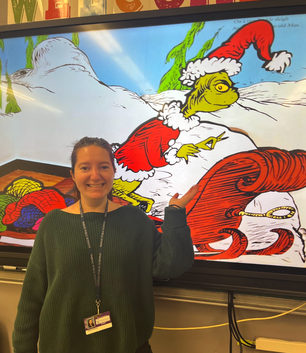 PHOTOS: Prep staff dresses up for Grinch Day!